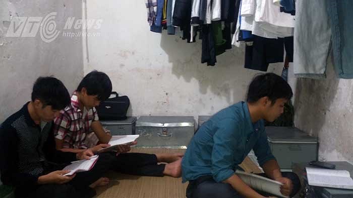 Chật chội, bức bách..