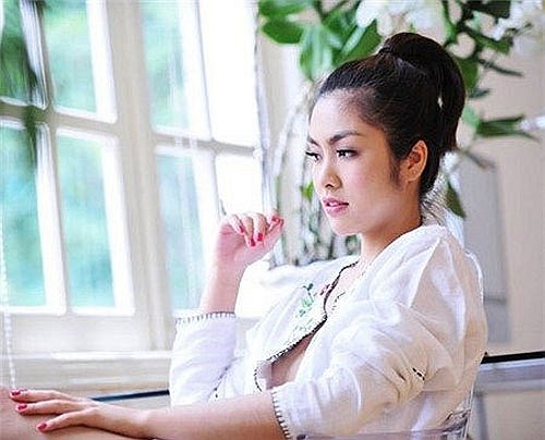 Lộ vòng một trong một tấm ảnh thời trang có lẽ là scandal lớn nhất trong sự nghiệp của Tăng Thanh Hà tính đến thời điểm này. 