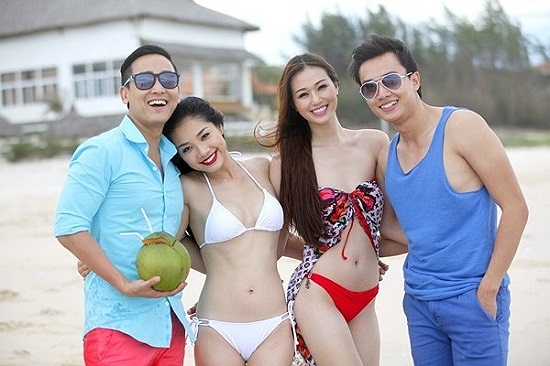 Minh Khuê và Khánh My nóng bỏng với áo tắm.