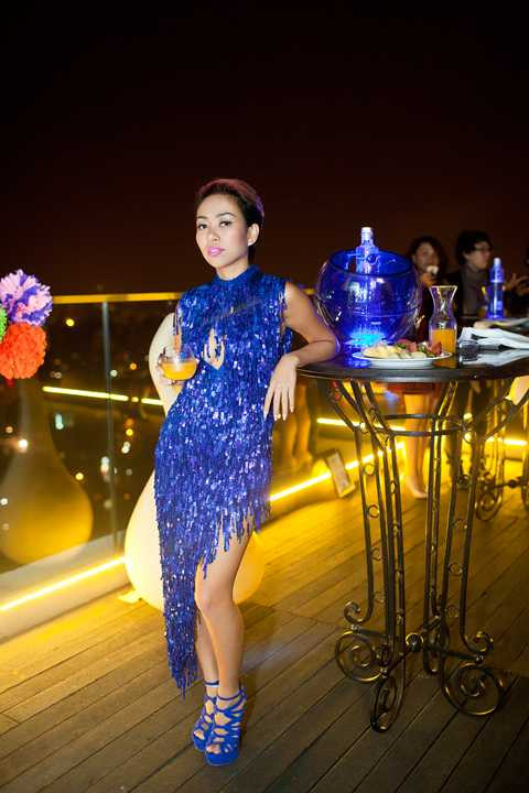 Thảo Trang gợi cảm mừng sinh nhật bên bạn trai Tây