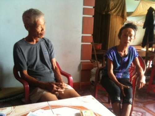  Ông Do, bà Nuôi nghẹn ngào kể lại ngày định mệnh.