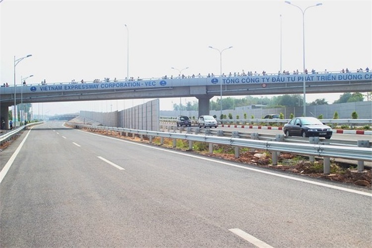 Cầu vượt qua đoạn Long Thành, Đồng Nai. 