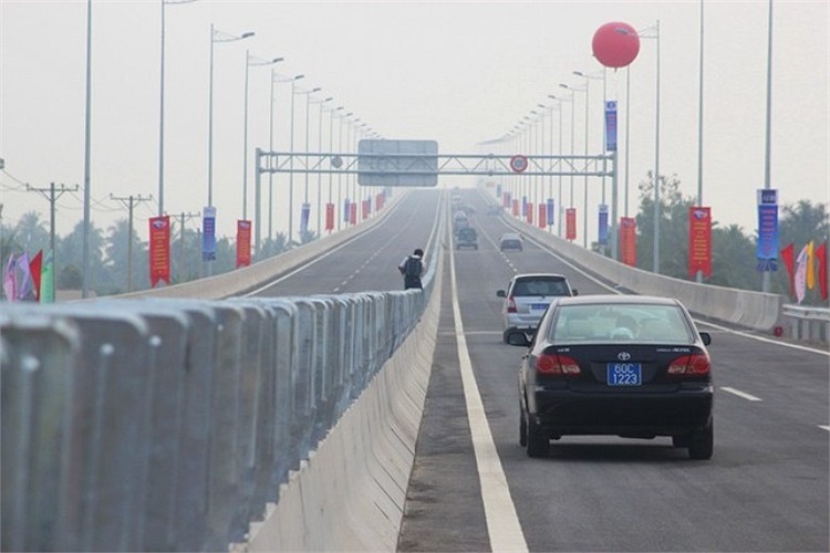 Đoạn Vành đai 2 đến QL51 dài 20km có nhiều cây cầu dài và rất đẹp.