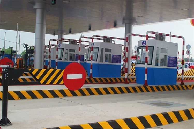 Đoạn cao tốc thu phí đối với ôtô khách dưới 12 chỗ, xe có tải trọng dưới 2 tấn, xe buýt vận tải công cộng 40.000 đồng/lượt; xe từ 12 - 30 chỗ, có tải trọng từ 2 - 6 tấn 60.000 đồng/lượt; xe từ 31 chỗ trở lên, có tải trọng từ 4 - 10 tấn là 80.000 đồng/lượt. 