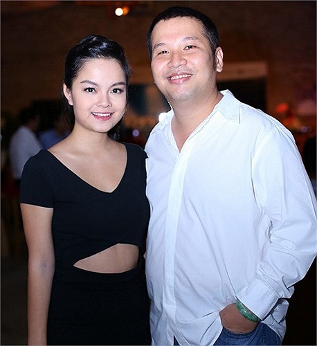 Vóc dáng nhỏ nhắn, xinh xắn và dịu dàng của Phạm Quỳnh Anh gây được thiện cảm với người hâm mộ. Trong khi đó ông xã cô – bầu show Quang Huy lại sở hữu thân hình to béo, đối lập với vợ.