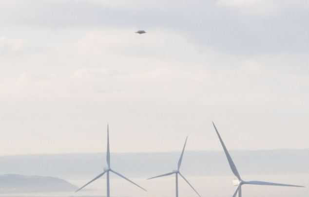 Thực hư chuyện đĩa bay bí ẩn xuất hiện ở Anh