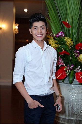 Noo Phước Thịnh điển trai và sở hữu nụ cười đẹp.