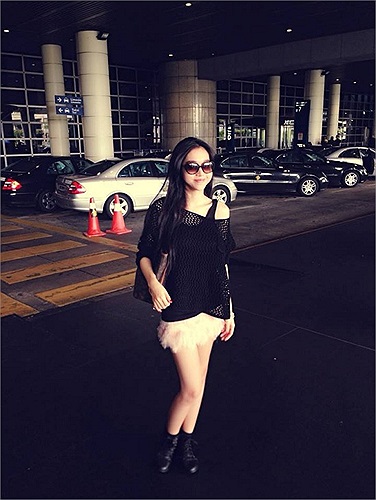 Elly Trần nóng bỏng ra phố.