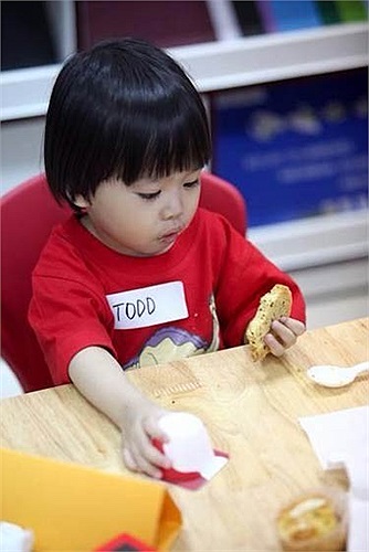 Ngoài chất lượng giáo dục, các em nhỏ cũng được chăm sóc đầy đủ từ bữa ăn tới giấc ngủ. Điều này khiến các bậc phụ huynh sao Việt yên tâm khi gửi gắm con cái hơn dù phải tốn một khoản tiền không nhỏ mỗi tháng. 