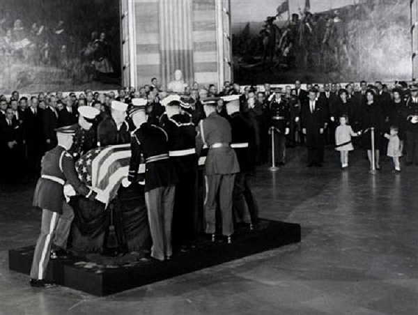 Linh cữu của Tổng thống Kennedy tại Tòa nhà Quốc hội