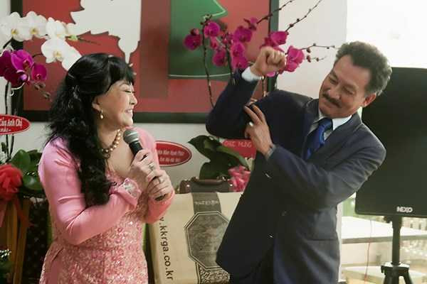 Hương Lan kỷ niệm 25 năm ngày cưới