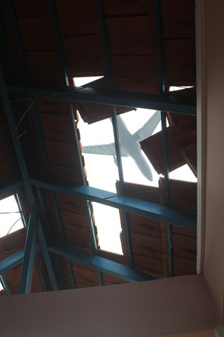 TP.HCM, quận Gò Vấp, tốc mái, máy bay, bay quá thấp