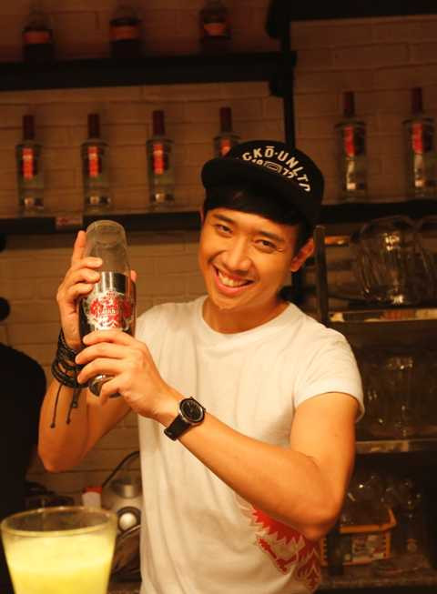 Trấn Thành trai cong