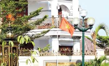 Một góc dinh thự chính.