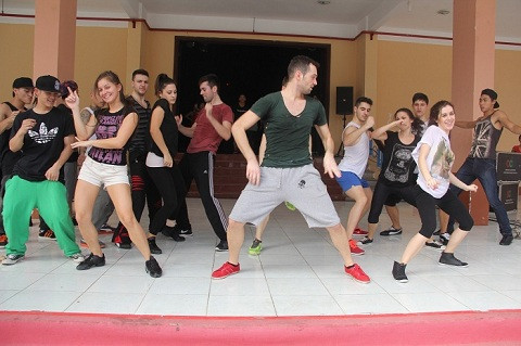 bước nhảy hoàn vũ