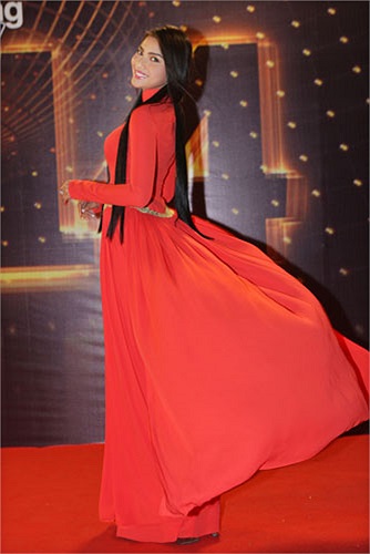 Cô cũng cho biết sẽ tiếp tục lăng xê những bộ trang phục này trong thời gian tới.