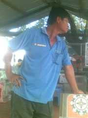 Tỷ phú trúng số độc đắc... giữ nhà vệ sinh