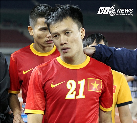 Tiền vệ Mạnh Dũng...