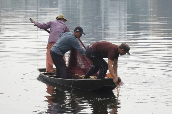 Tìm ông Hùng bằng lưới.