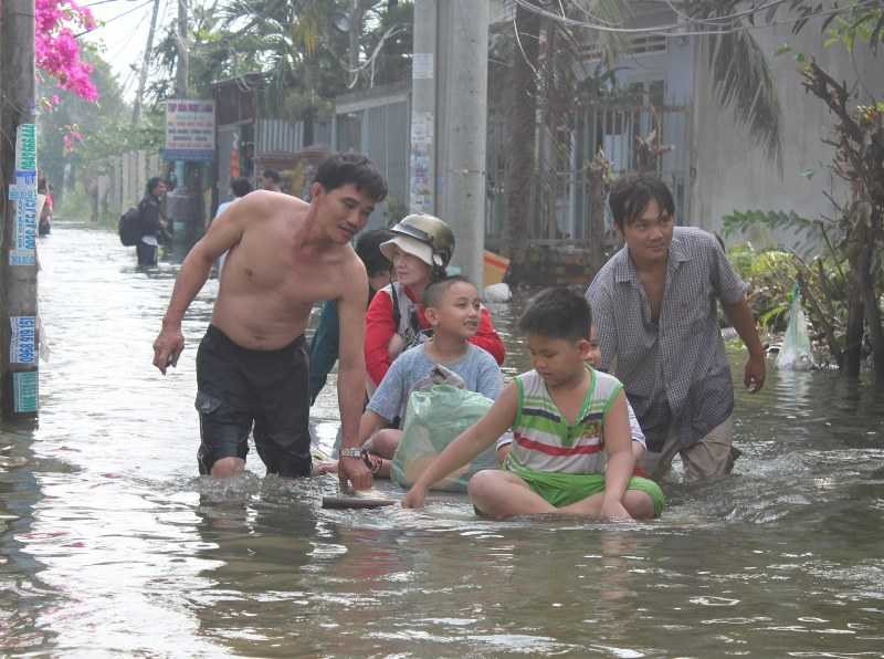 vỡ ờ bao, triều cường