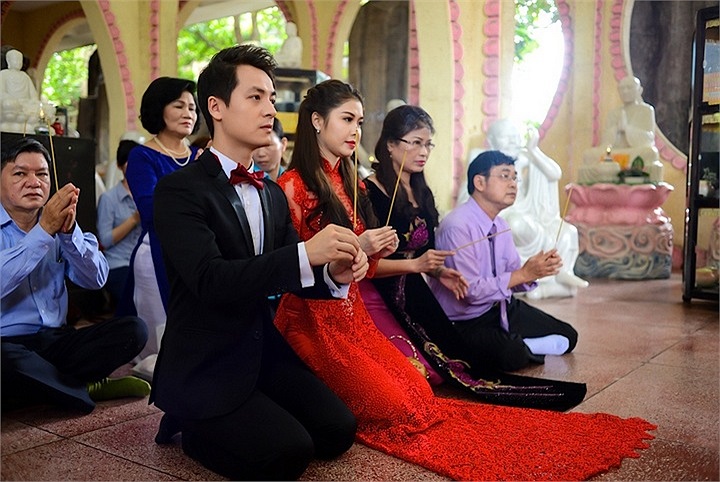 Chính vì vậy, ngày trọng đại của mình Đăng Khôi luôn hướng tâm đức về nhà Phật.