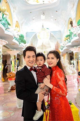 Cậu con trai đáng yêu của Đăng Khôi và Thuỷ Anh cũng có mặt để chúc phúc cho bố mẹ.