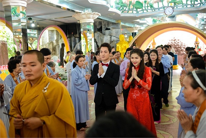 Đăng Khôi luôn tâm niệm bên cạnh việc phát triển sự nghiệp, phát triển tài năng thì luôn song hành là việc bồi đắp tâm đức, tích cực làm việc thiện theo giáo lý của nhà Phật. 