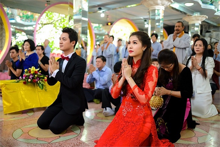 Lễ cưới tổ chức tại chùa rất ấm cúng, trang nghiêm và vô cùng ý nghĩa về đạo đức, văn hoá và tâm linh.