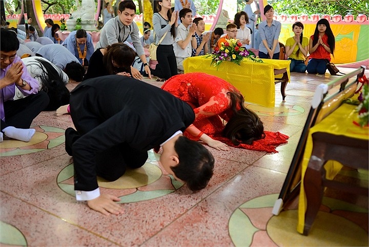 Mong muốn từ lâu của Đăng Khôi - Thuỷ Anh là được tổ chức một lễ cưới linh thiêng nơi cửa chùa.