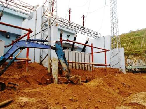 Đất cát vùi lấp nhà máy thủy điện An Khê