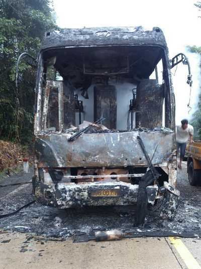 xe khách bốc cháy