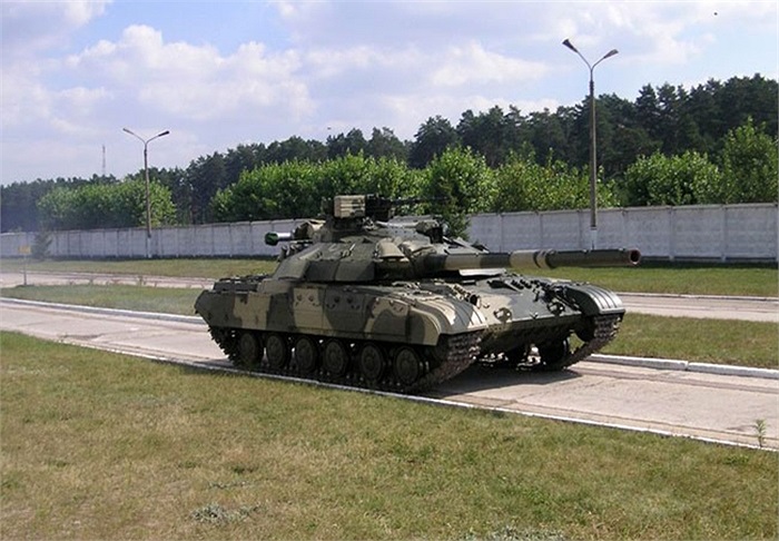 T-64 là loại tăng chủ lực hạng trung, giá cả không quá đắt đỏ với những quốc gia có ngân sách quốc phòng không dồi dào