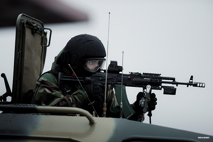 Hỗ trợ đồng đội từ xe thiếp giáp