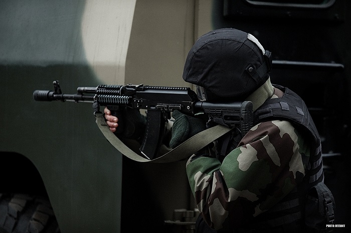 Đặc nhiệm và súng AK