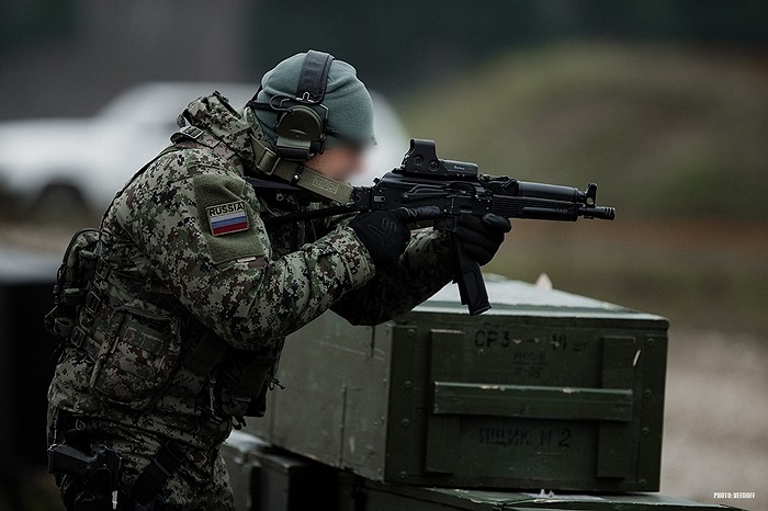 Đặc nhiệm trang bị đầy đủ, sẵn sàng tấn công khủng bố