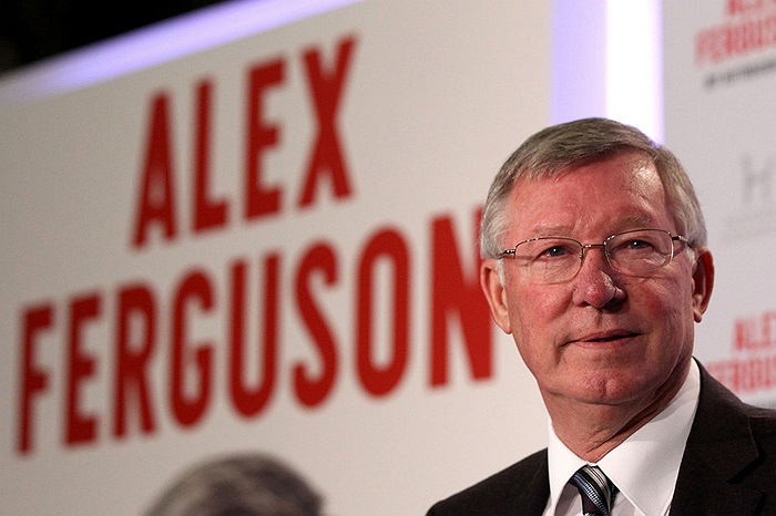 Sir Alex kể Giggs có trận đấu ra mắt MU vào năm anh 16 tuổi nhưng không phải vậy. Tiền vệ người xứ Walex 17 tuổi mới đá trận đầu tiên cho Quỷ đỏ.