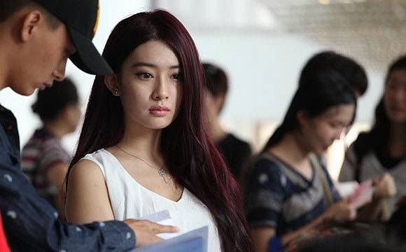 Học viện Điện ảnh Bắc Kinh Đây là cơ sở đào tạo diễn viên tốt nhất và nổi tiếng nhất Trung Quốc. Đây là cái nôi của nhiều nữ diễn viên nổi tiếng như Triệu Vi, Tưởng Văn Lệ, Hứa Tịnh, Từ Tịnh Lôi, Tưởng Cần Cần...