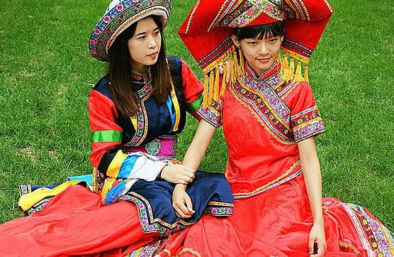 Đại học Minzu Được sáng lập vào tháng 10/1941 và chính thức thành lập tháng 6/1951 tại Bắc Kinh, Minzu là một đại học trọng điểm nổi tiếng của Trung Quốc.