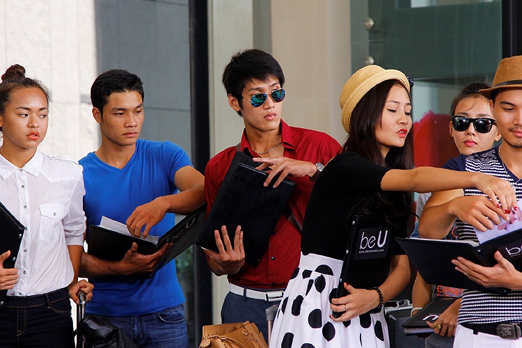 Chính vì thế, việc vượt qua hàng nghìn đối thủ và được sở hữu một xuất vào Ngôi nhà chung của chương trình, có thể tạm coi là thành công bước đầu của 18 chàng trai, cô gái trẻ tuổi. 