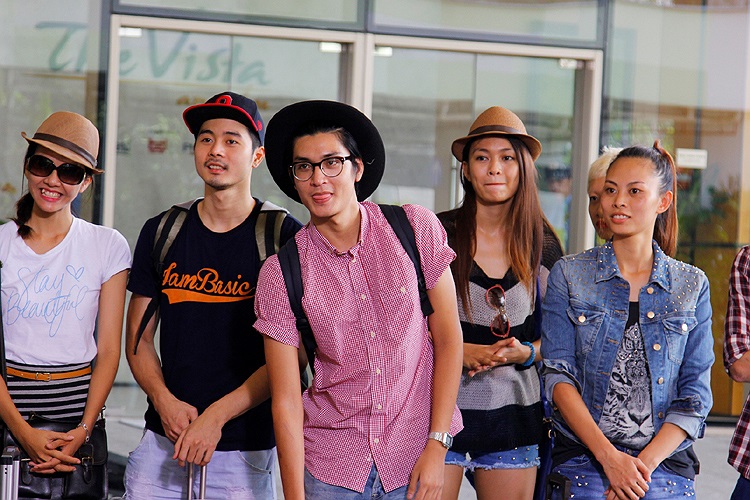 Họ đã không giấu nổi tâm trạng phấn khởi, hồi hộp xen lẫn tò mò về cuộc hội ngộ lần đầu tiên của 18 cá tính đến từ khắp các tỉnh thành trong cả nước tại Ngôi nhà chung. 