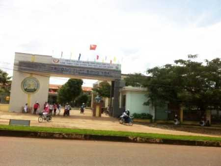 Trường THPT Đồng Xoài có 88 em dự thi HSG tỉnh Bình Phước năm 2013, có 6 em bị 0 điểm môn tin học. 