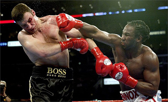 Từng tham dự Olympic 1988 tại Canada, nhưng 1 năm sau, Lennox mới bắt đầu sự nghiệp thi đấu chuyên nghiệp