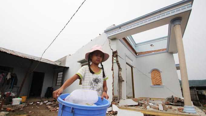 Con gái ông Sản phụ ba mẹ di tản sang ở nhờ nhà hàng xóm chiều 13-10.