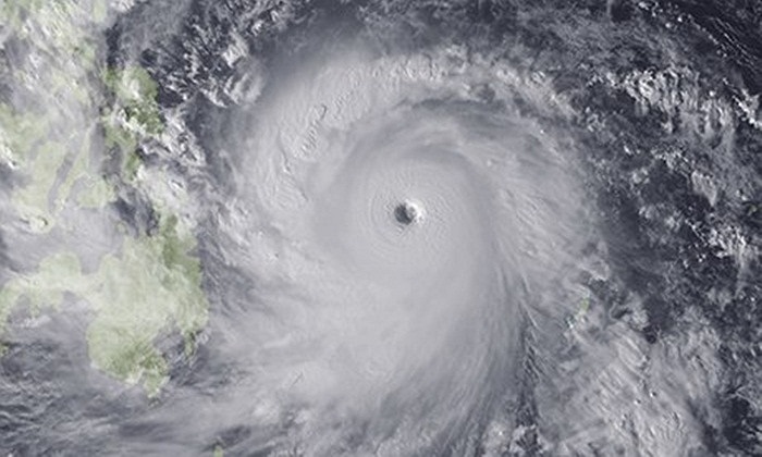Siêu bão Haiyan nhìn từ vệ tinh