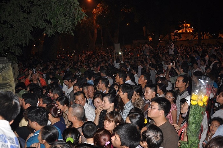 Cánh cổng nhà số 30 Hoàng Diệu khép lại nhưng sự kính trọng, yêu mến của nhân dân đối với Đại tướng không bao giờ khép lại...