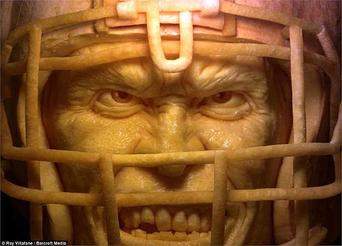 Những tác phẩm càng có hình thù kỳ dị càng thể hiện sự tinh tế và tài ba của người nghệ sỹ này. 