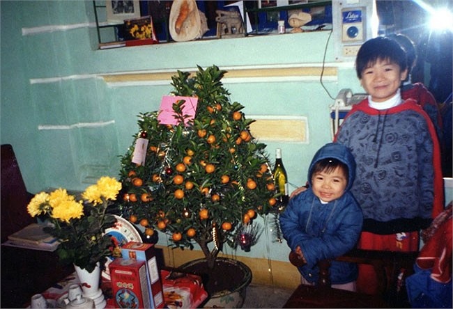 2 con trai của chủ tịch SHB Đỗ Quang Hiển trong ngày Tết. 