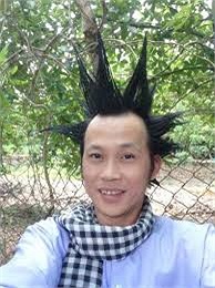 Hoài Linh cũng vinh dự nhận những giải thưởng cho nghệ sỹ hài như Cù Nèo Vàng hay giải Mai Vàng.