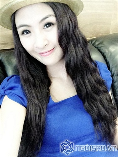 Ngọc Hân khoe da trắng và tóc mới.