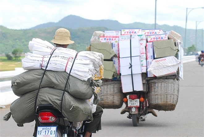 Nhìn từ phía sau thì không mấy khi nhìn thấy người điều khiển xe.